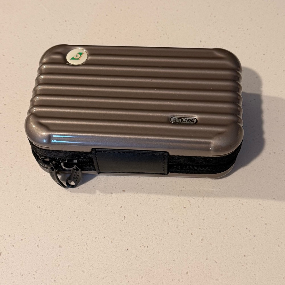 Rimowa First Class Hard Shell Amenity Mini Beige metallic 7" Case - Picture 1 of 7